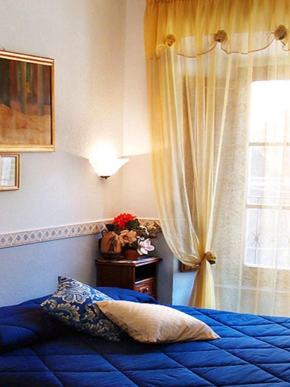 B&B Locanda Il Tufo Rosa Pitigliano Rum bild